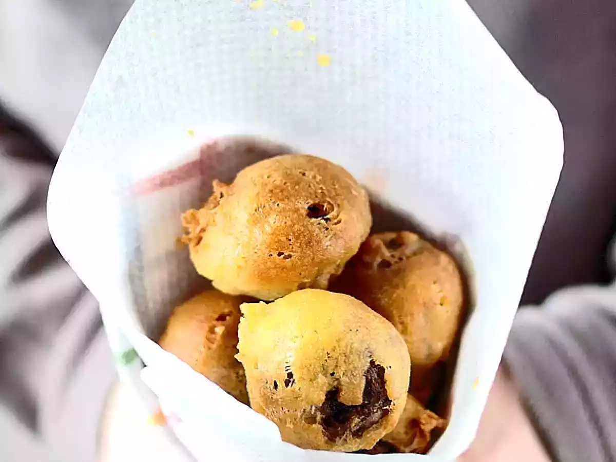 Buñuelos de morcilla de Santi Santamaría