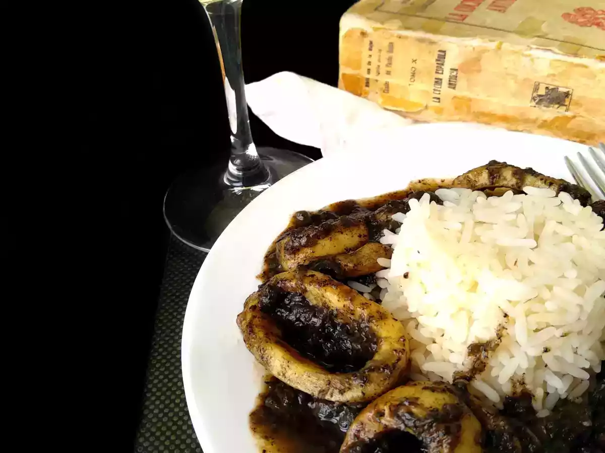 Calamares en su tinta {una receta tradicional del recetario español}