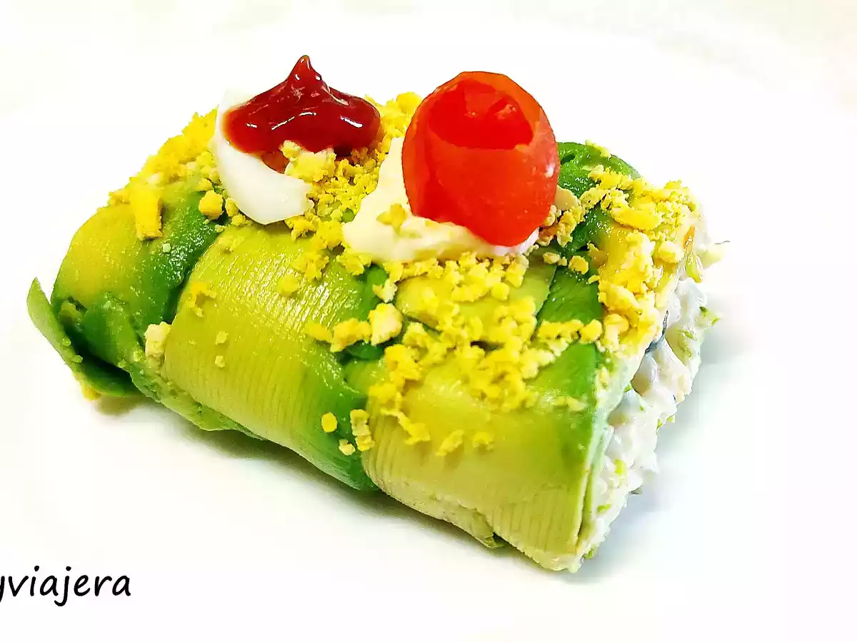 Canelón de aguacate relleno de langostinos y salsa tártara - foto 2