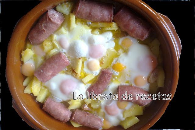 Cazuela de patatas huevos y longanizas - Receta Petitchef