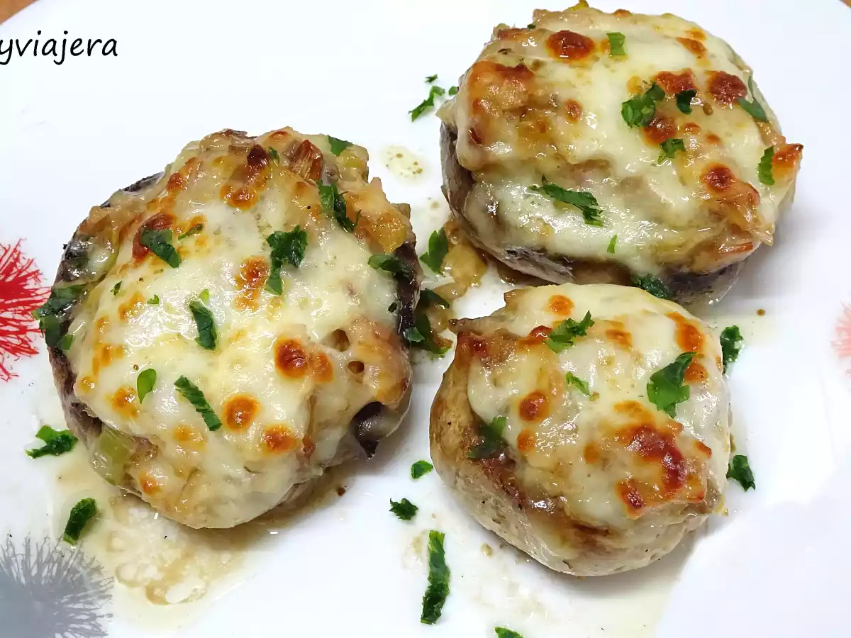 Champiñones rellenos con bacon