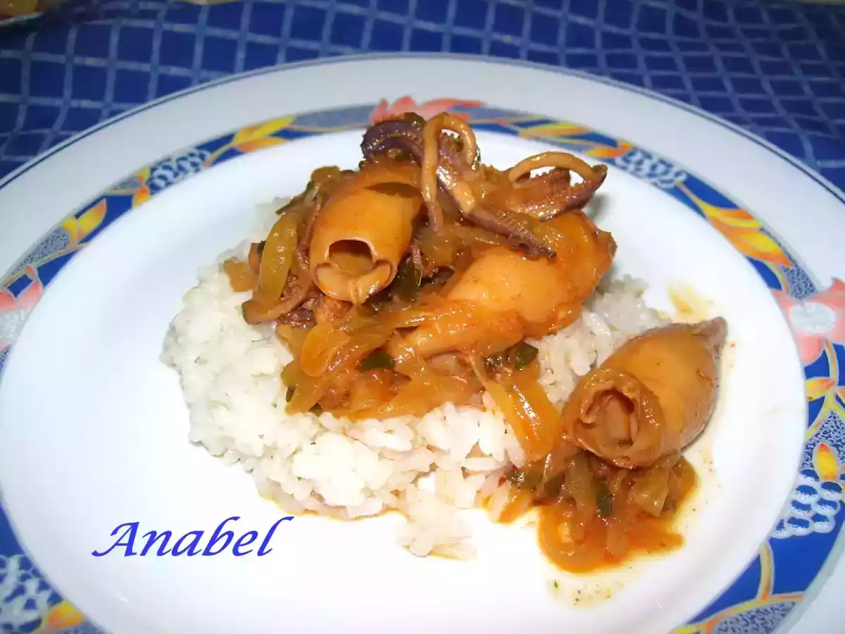 CHIPIRONES ENCEBOLLADOS - foto 2