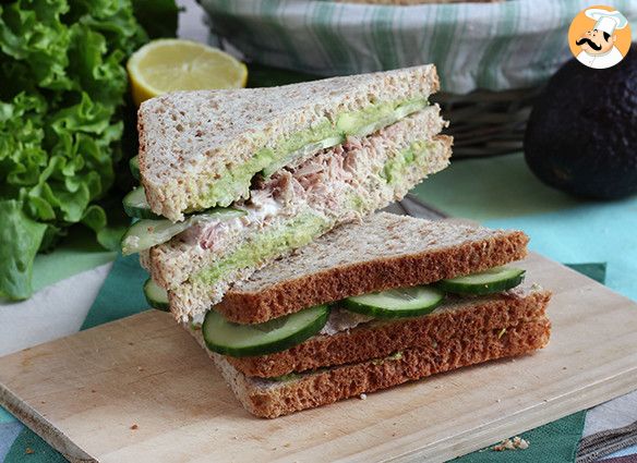 Club sandwich de atún y aguacate - Receta Petitchef