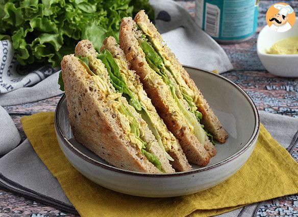 Club sandwich de pollo al curry - Receta Petitchef