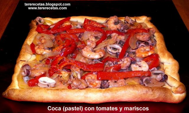 Coca (pastel) con tomate y mariscos - Receta Petitchef