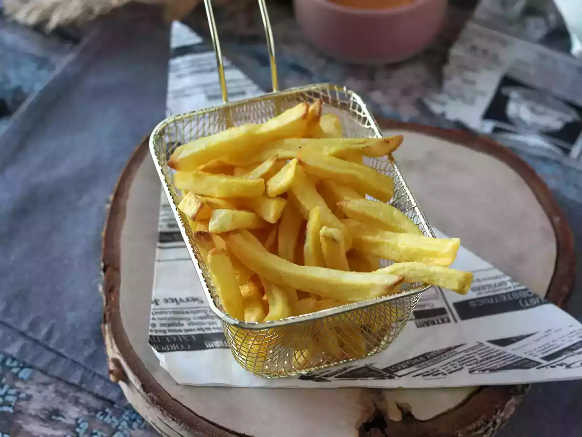 Cómo hacer patatas fritas congeladas en la freidora de aire - foto 2