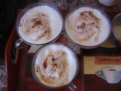 https://www.petitchef.es/imgupl/recipe/como-hacer-un-cappuccino-con-una-batidora-americana--82556p116207.jpg