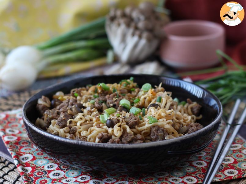 ¿Cómo preparar fideos instantáneos? Receta rápida con ternera y champiñones - foto 3