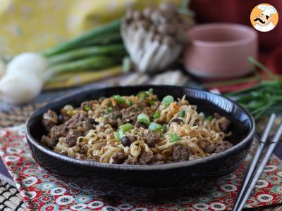 ¿Cómo preparar fideos instantáneos? Receta rápida con ternera y champiñones - foto 3