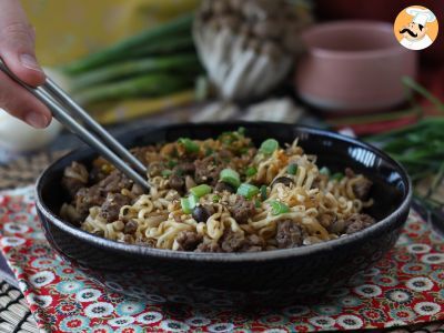 ¿Cómo preparar fideos instantáneos? Receta rápida con ternera y champiñones - foto 5