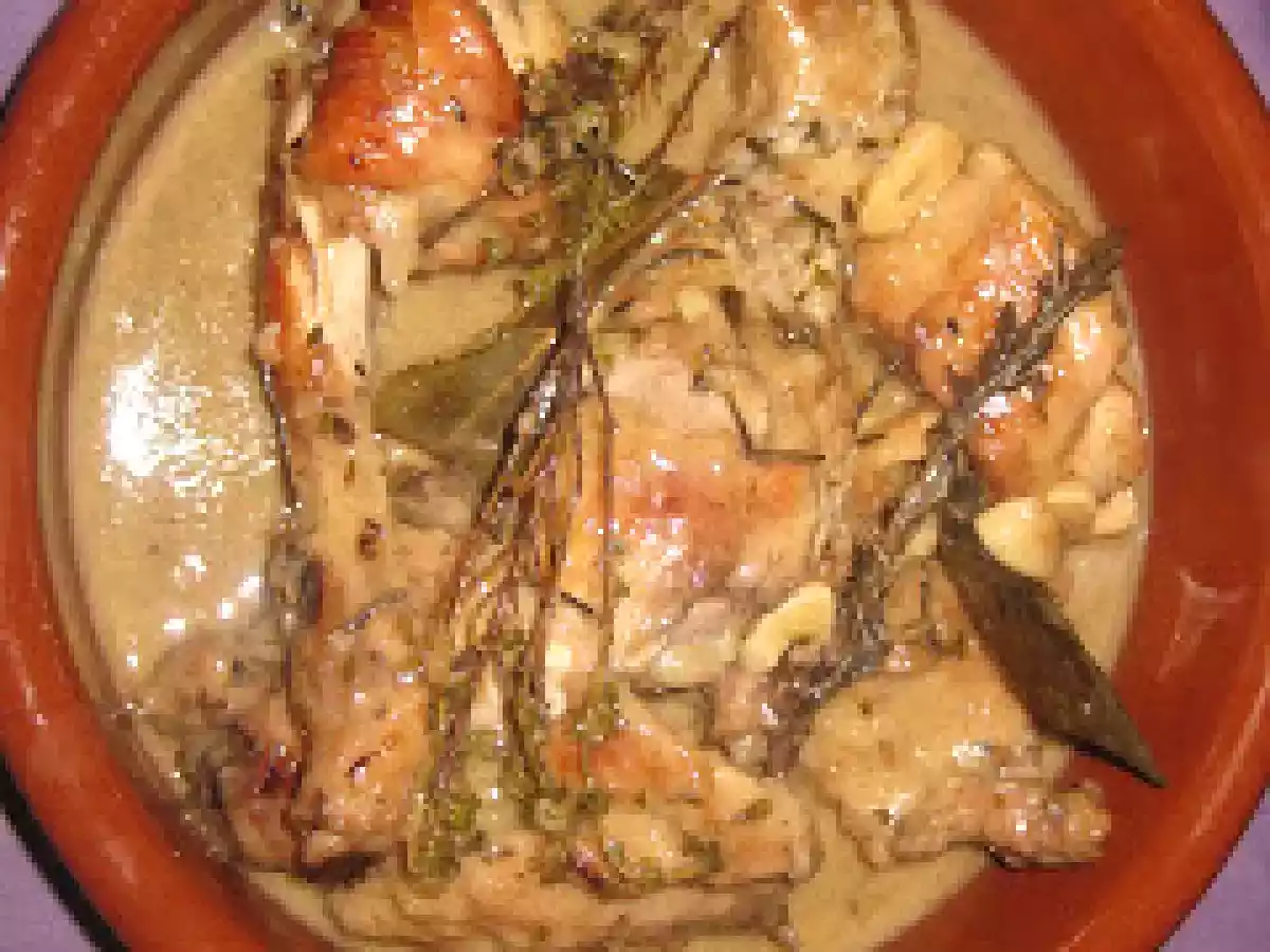 Conejo al ajillo - foto 2