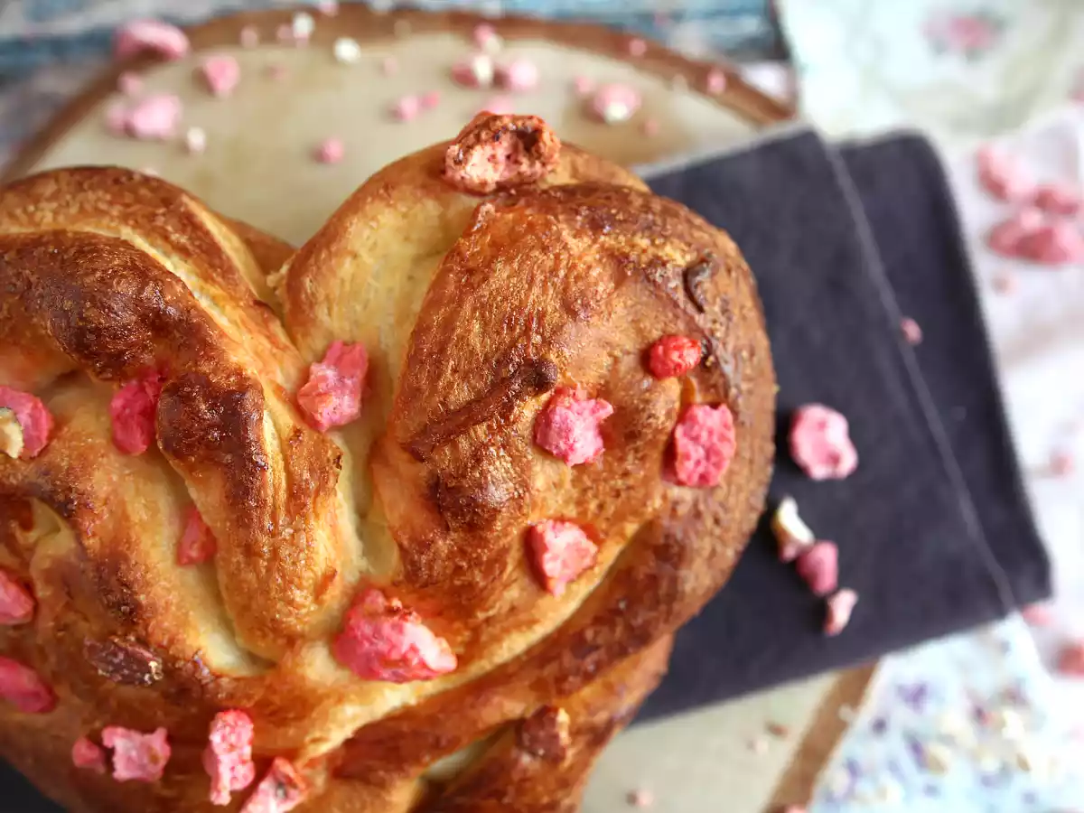 Corazón de brioche para San Valentín, muy tierno y esponjoso - foto 2