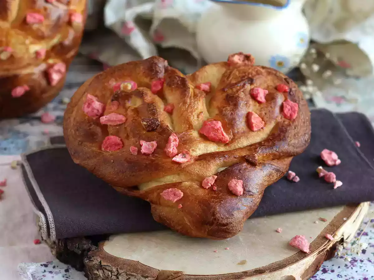 Corazón de brioche para San Valentín, muy tierno y esponjoso - foto 5
