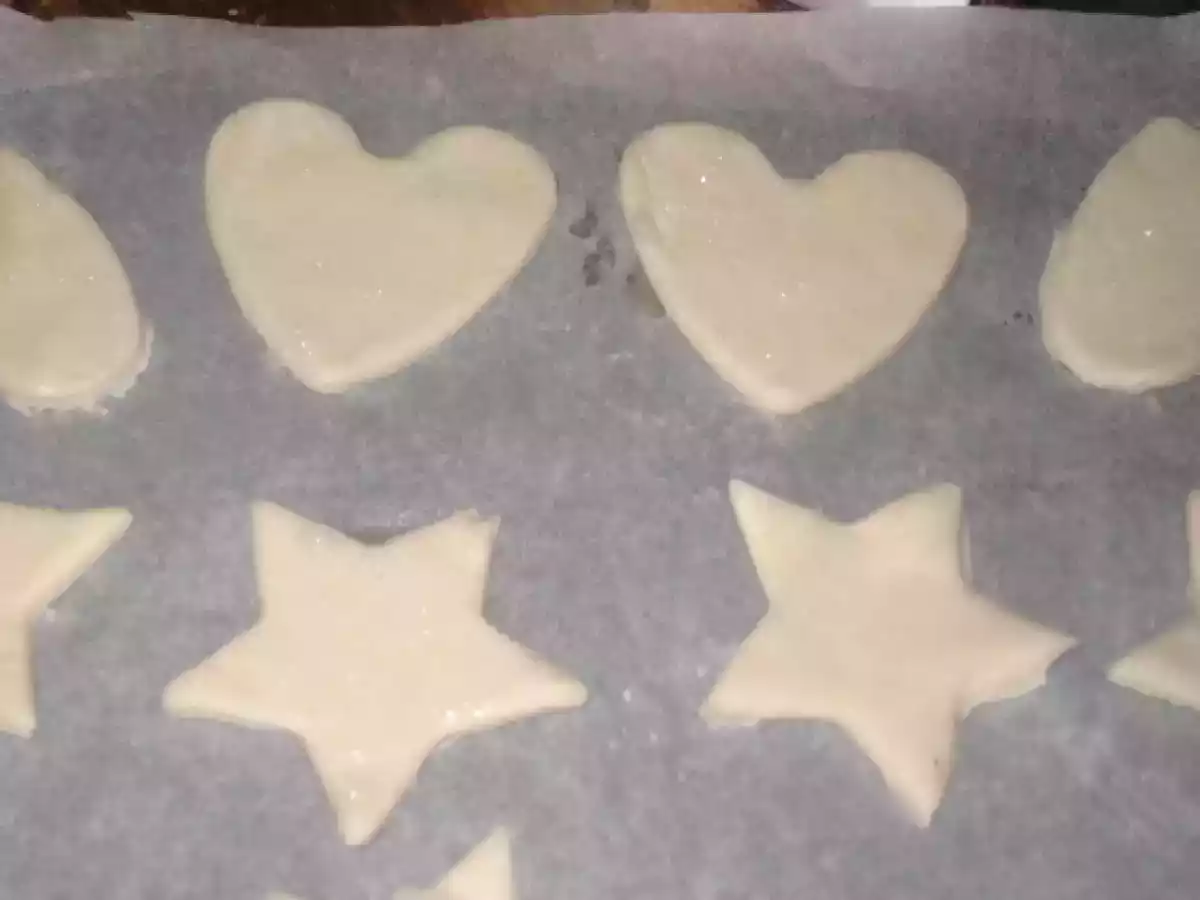 CORONA CON CORAZÓN Y ESTRELLAS DE HOJALDRE - foto 3