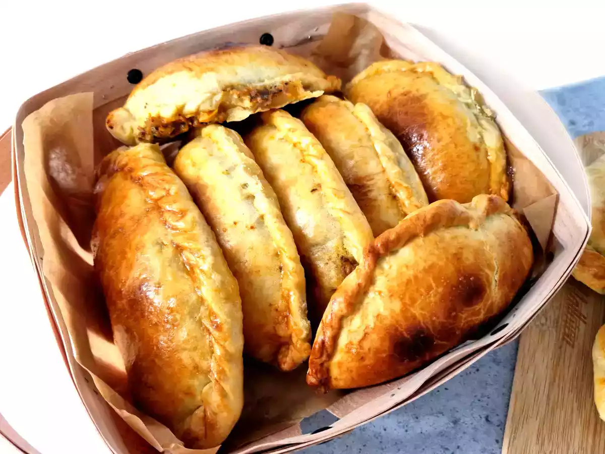 Empanadillas de carne, setas y queso con pasta de trufa - foto 2