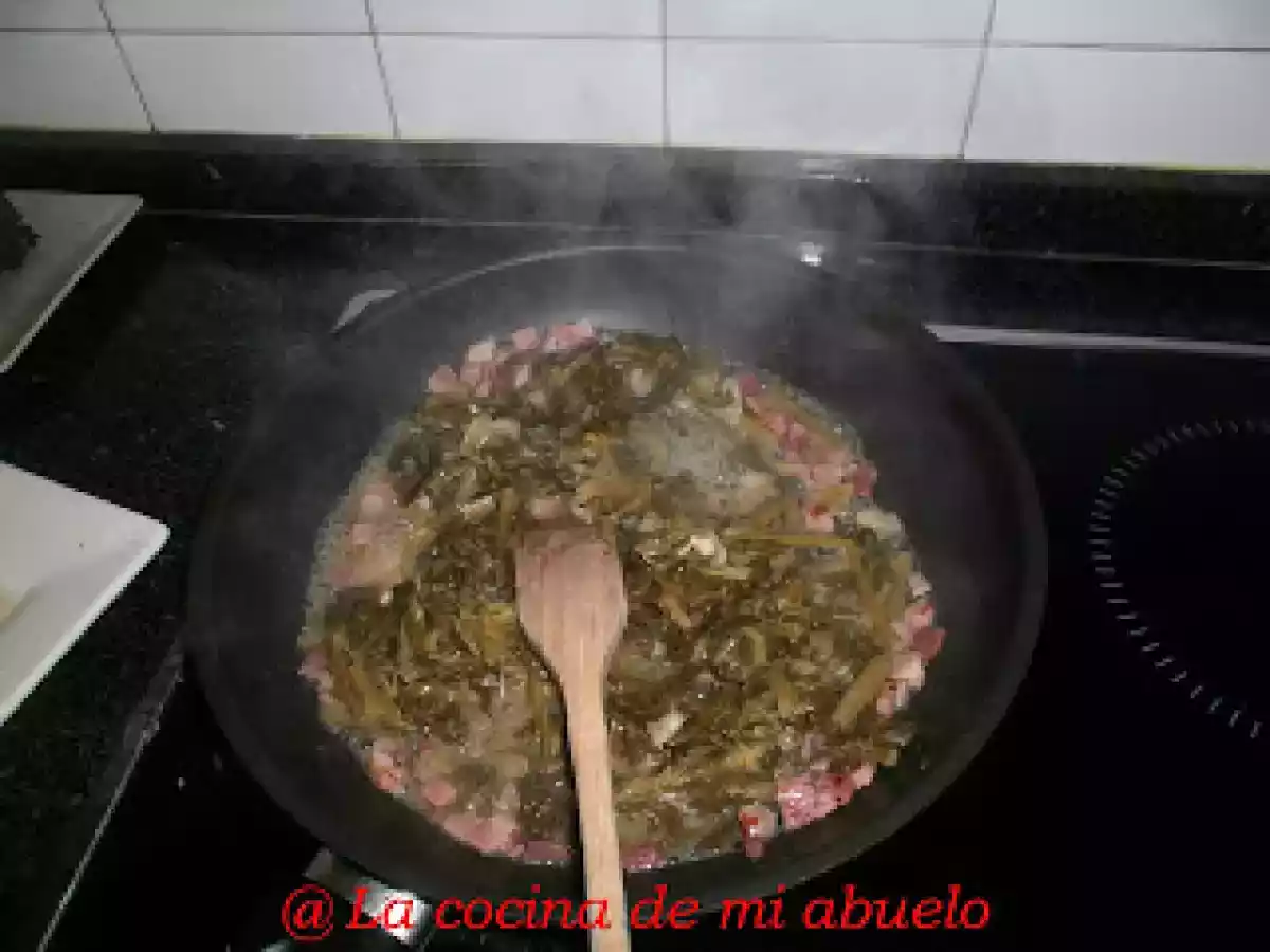 Empanadillas de grelos y queso tetilla - foto 6