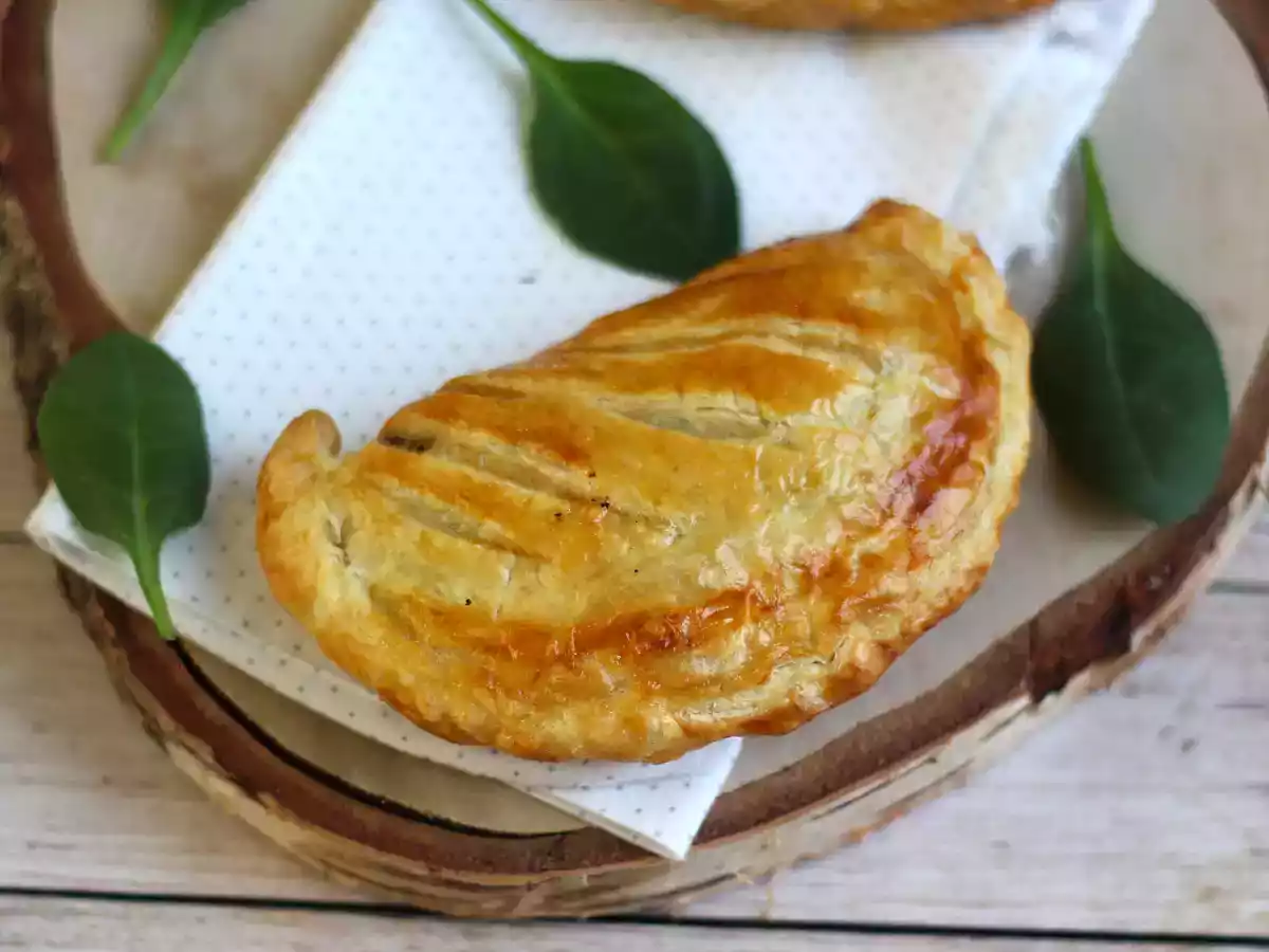 Empanadillas de hojaldre rellenas de champiñones y espinacas - foto 3