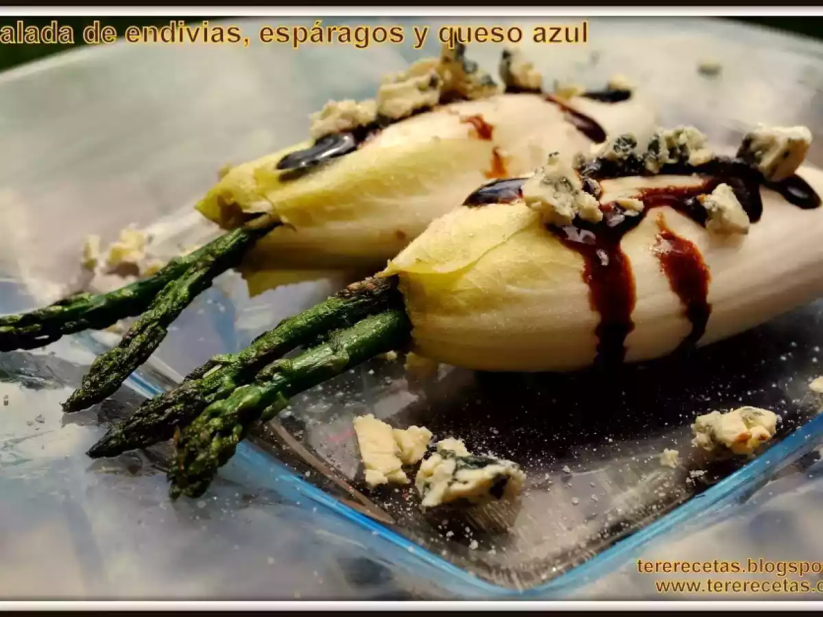 Ensalada de endivias, espárragos y queso azul - foto 2