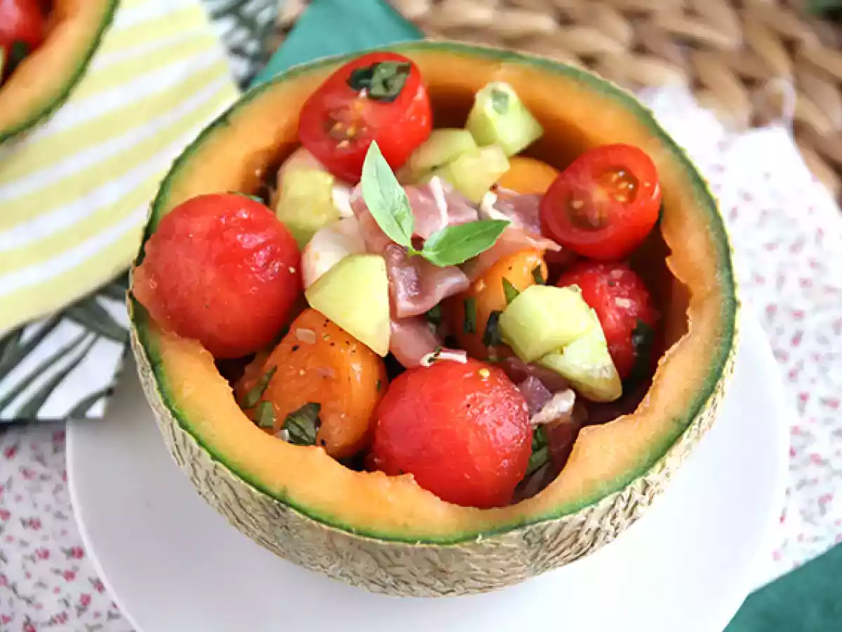 Ensalada de melón sobre melón
