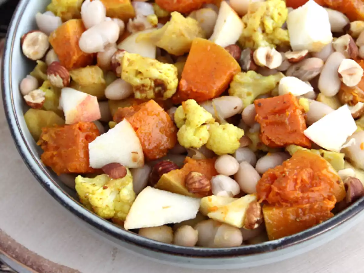 Ensalada de otoño: judías, calabaza, coliflor, manzana y avellanas - foto 2
