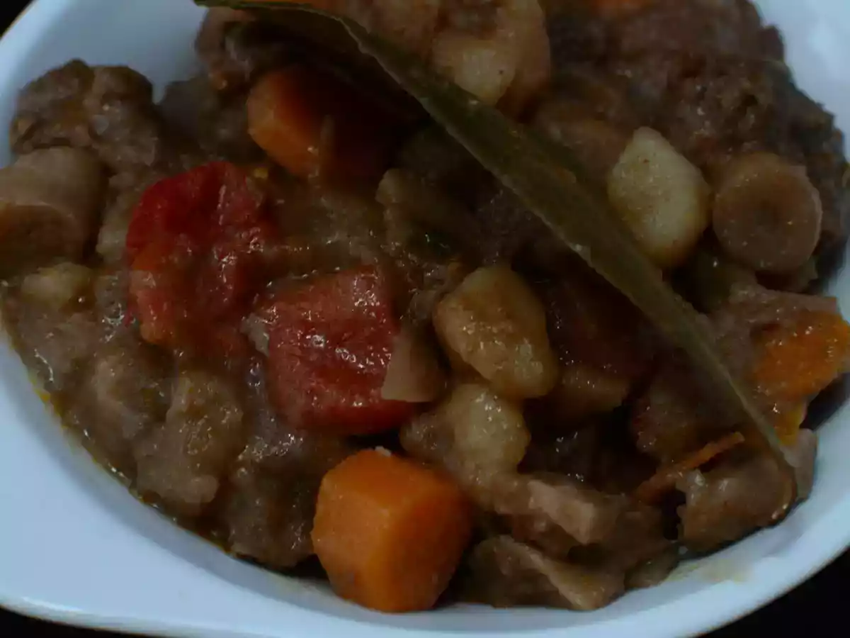 Estofado casero de ternera al vino - foto 2