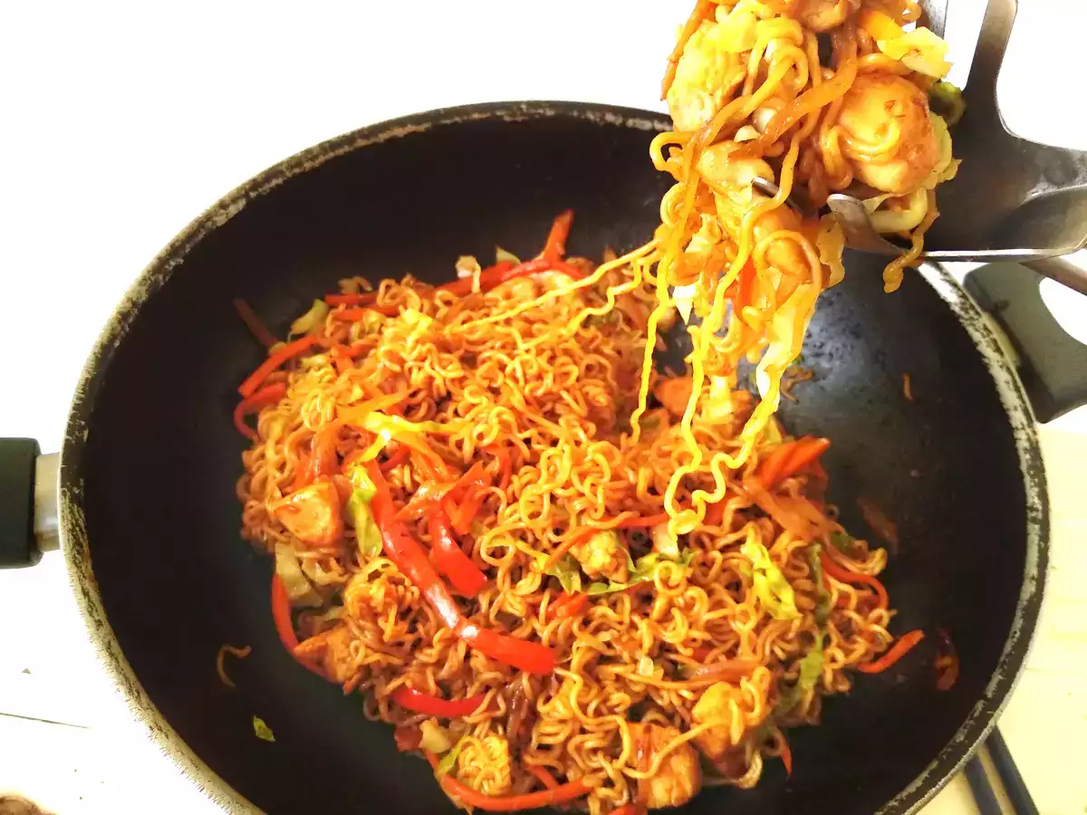 Fideos ramen con pollo y verdura {receta express} - foto 3