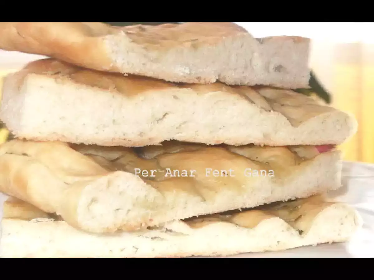 FOCACCIA AL ROMERO Y ORÉGANO