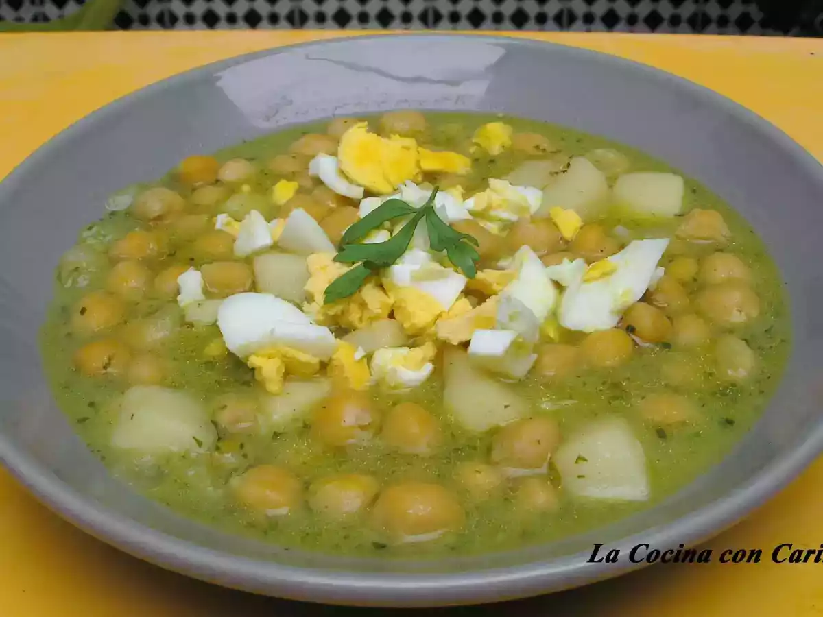 Garbanzos con Sepia (Chocos) en salsa verde