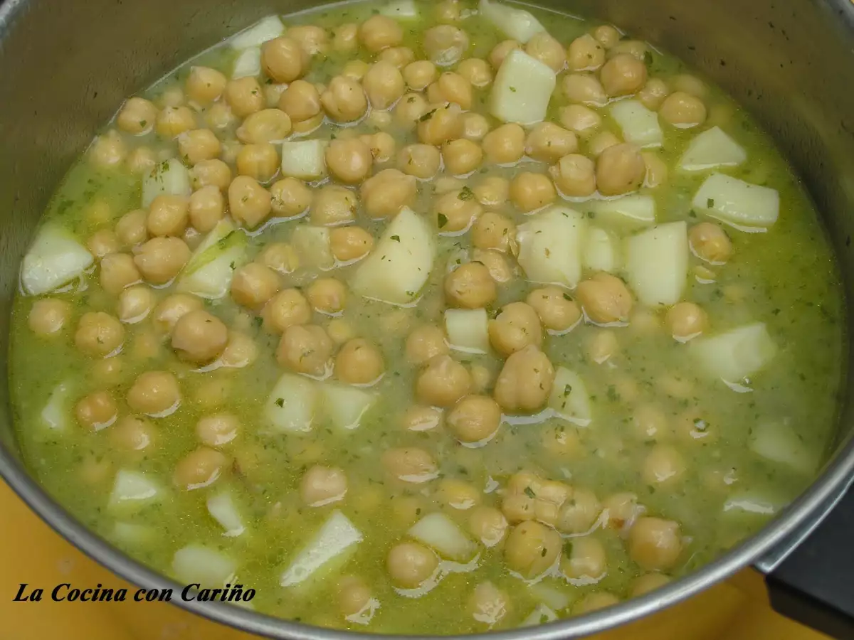 Garbanzos con Sepia (Chocos) en salsa verde - foto 4