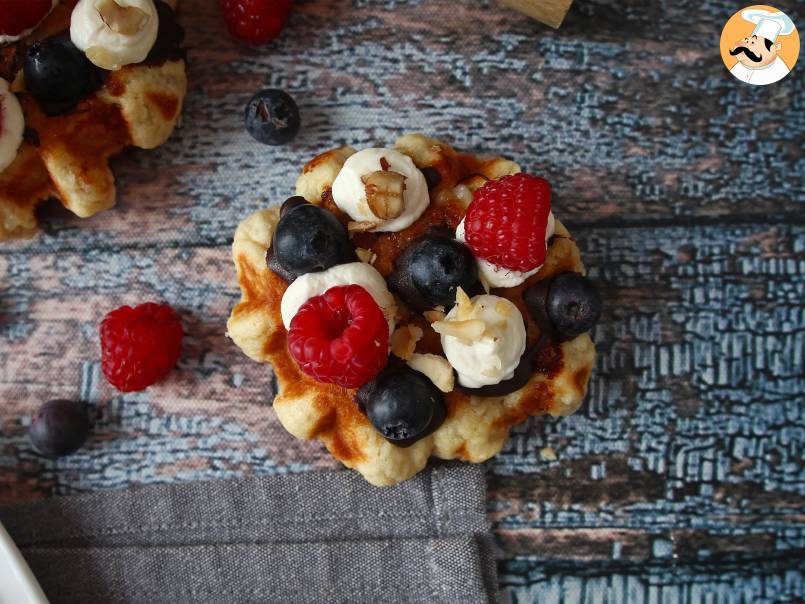 Gofres de fruta, chocolate y nata montada - foto 8