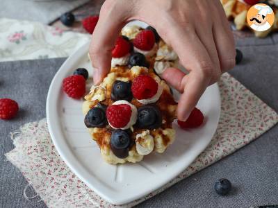 Gofres de fruta, chocolate y nata montada - foto 4