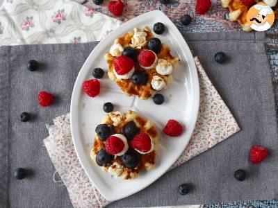 Gofres de fruta, chocolate y nata montada - foto 5