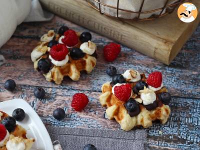 Gofres de fruta, chocolate y nata montada - foto 6