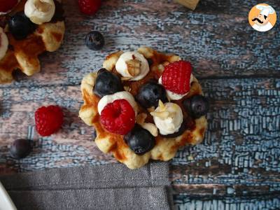 Gofres de fruta, chocolate y nata montada - foto 8