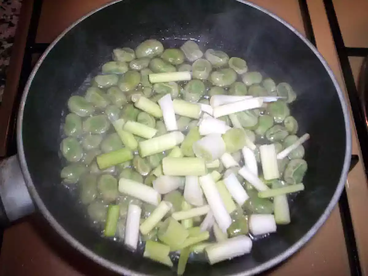 HABITAS Y AJETES CON BOTIFARRA NEGRA - foto 5