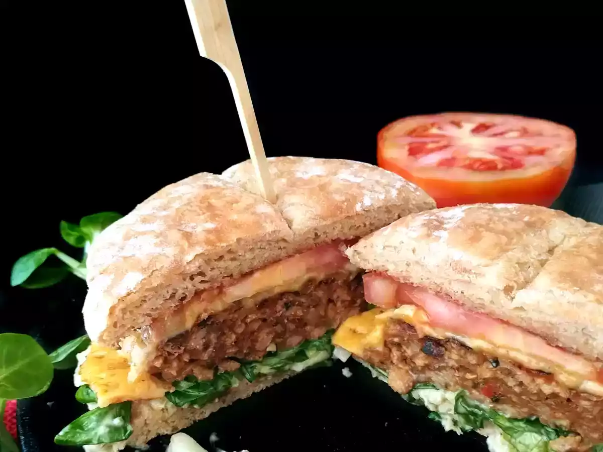 Hamburguesa vegana de soja texturizada, saludable - foto 2