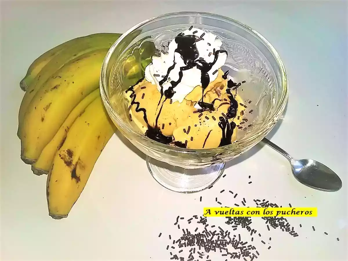 Helado de plátano, coco y chocolate