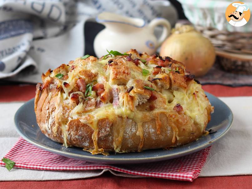 Hogaza de pan rellena de queso y bacon - foto 4