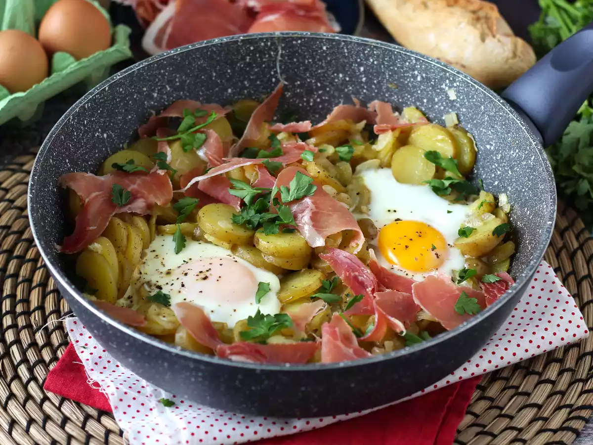 Huevos rotos, la receta tradicional ahora con menos calorías