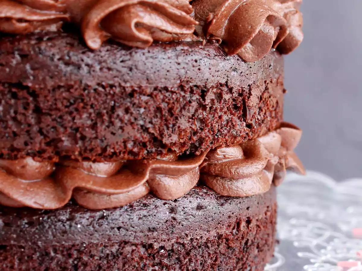Layer cake de chocolate con buttercream de chocolate - foto 2