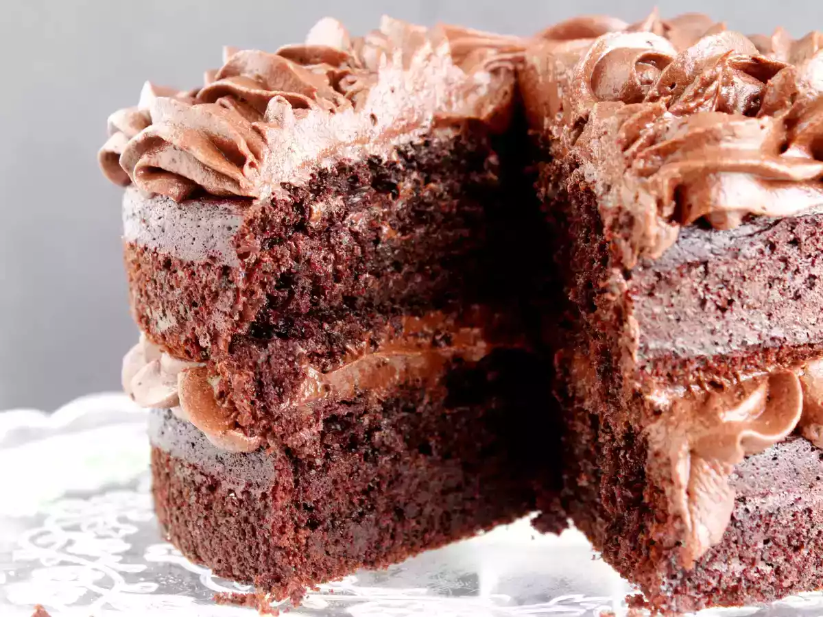 Layer cake de chocolate con buttercream de chocolate - foto 3