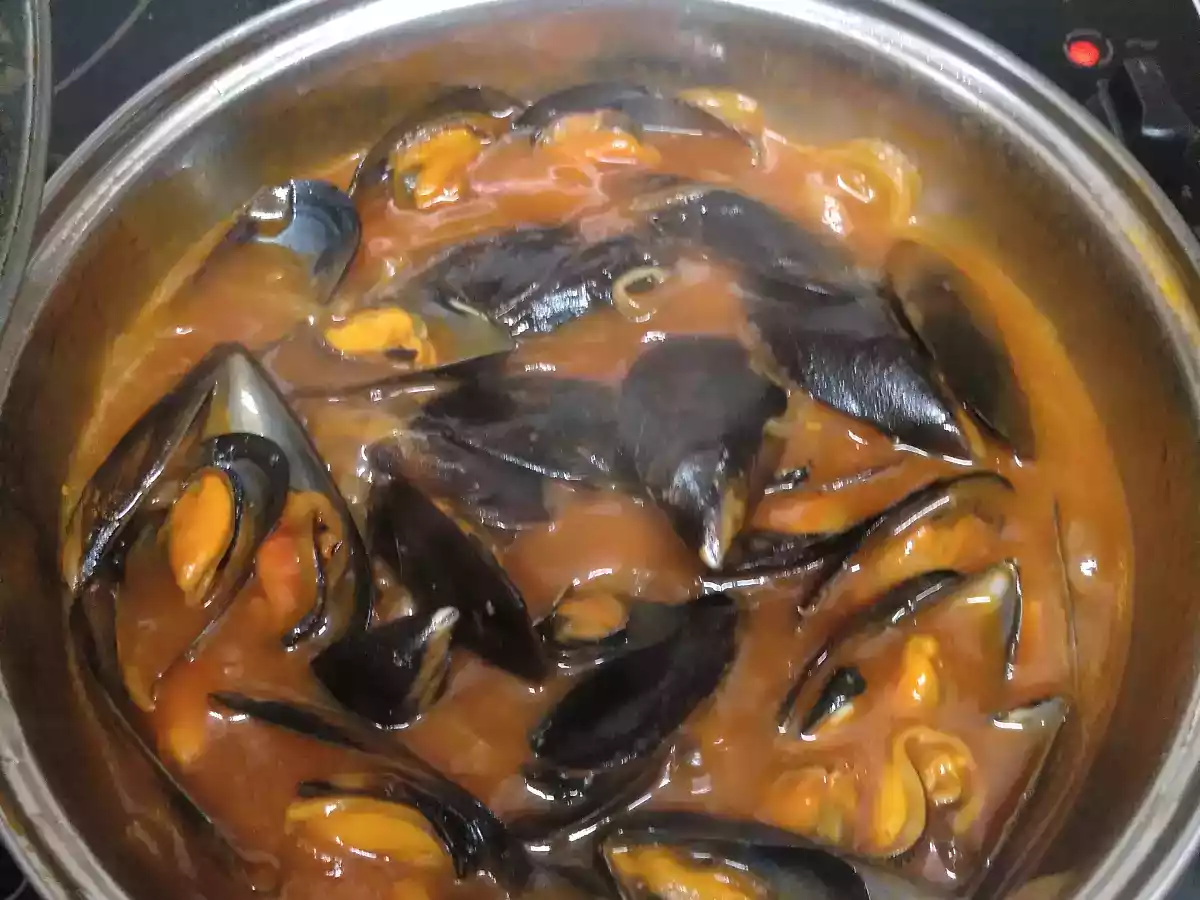 Mejillones en salsa de tomate - foto 2