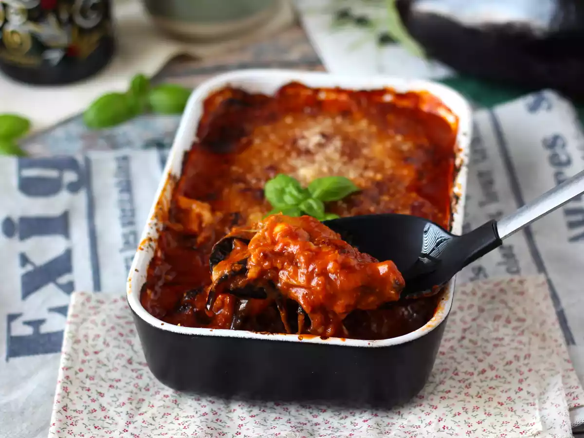 Melanzane alla parmigiana, el delicioso gratinado italiano de berenjenas con queso