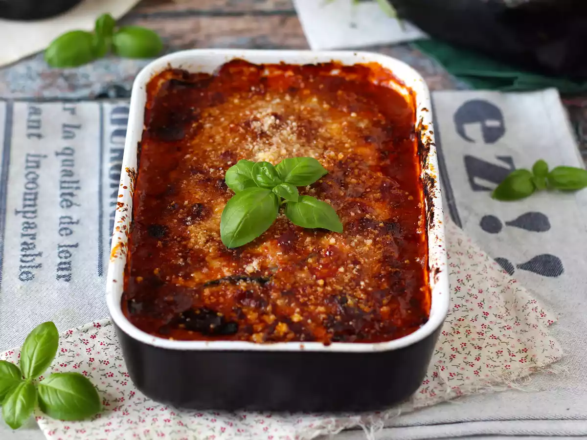 Melanzane alla parmigiana, el delicioso gratinado italiano de berenjenas con queso - foto 2