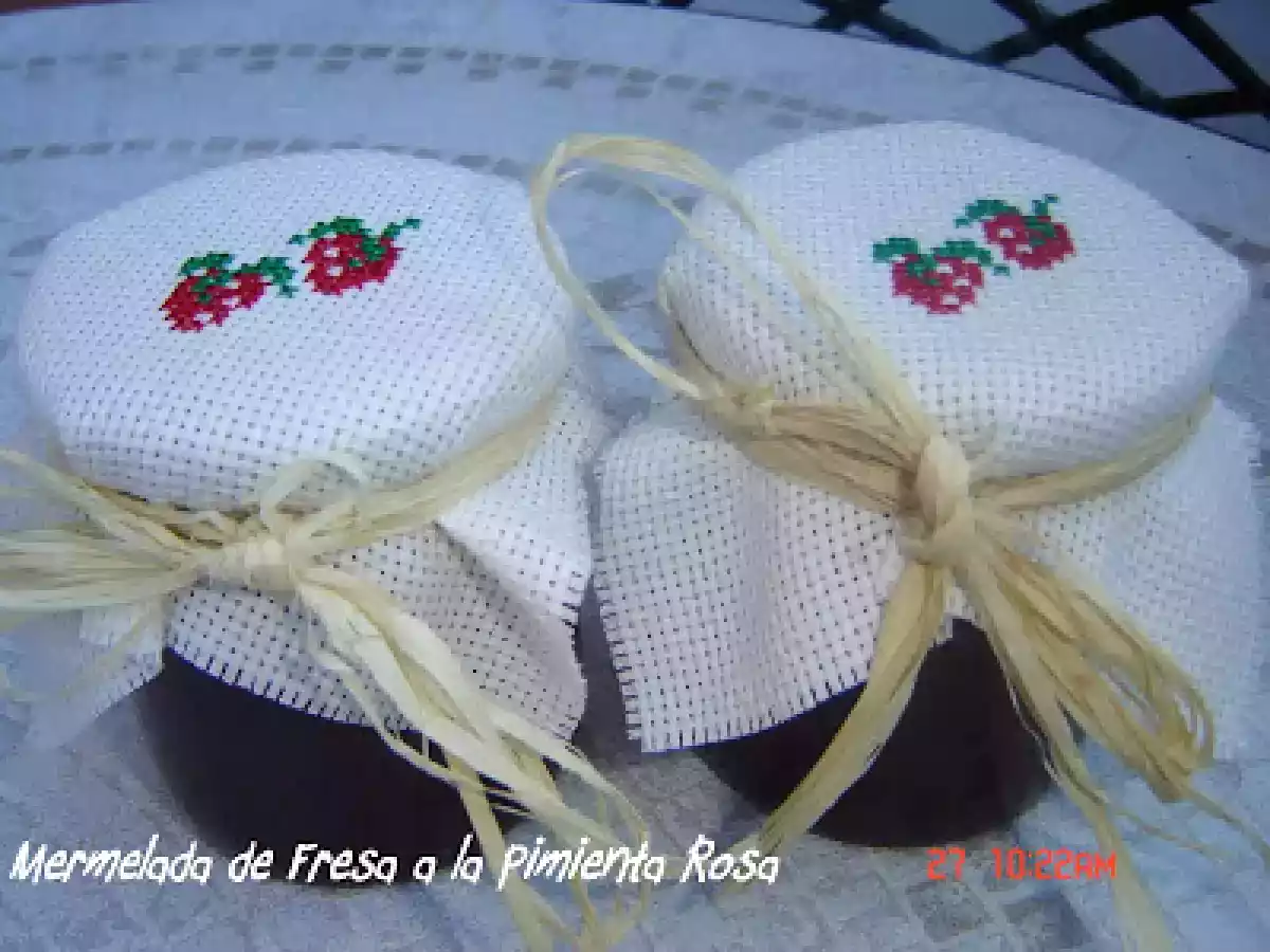 MERMELADA DE FRESA A LA PIMIENTA ROSA - foto 2