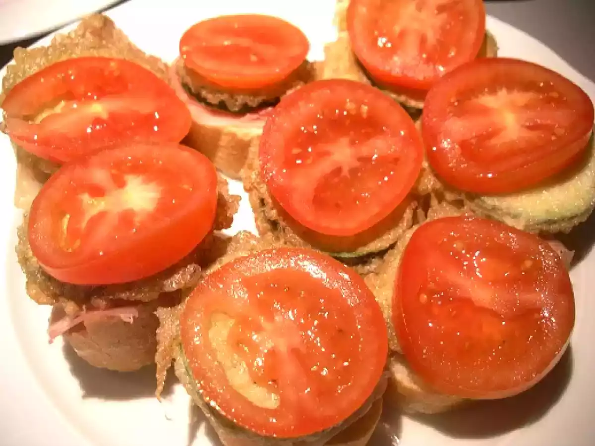 Montadito de jamón, calabacín y tomate - foto 2