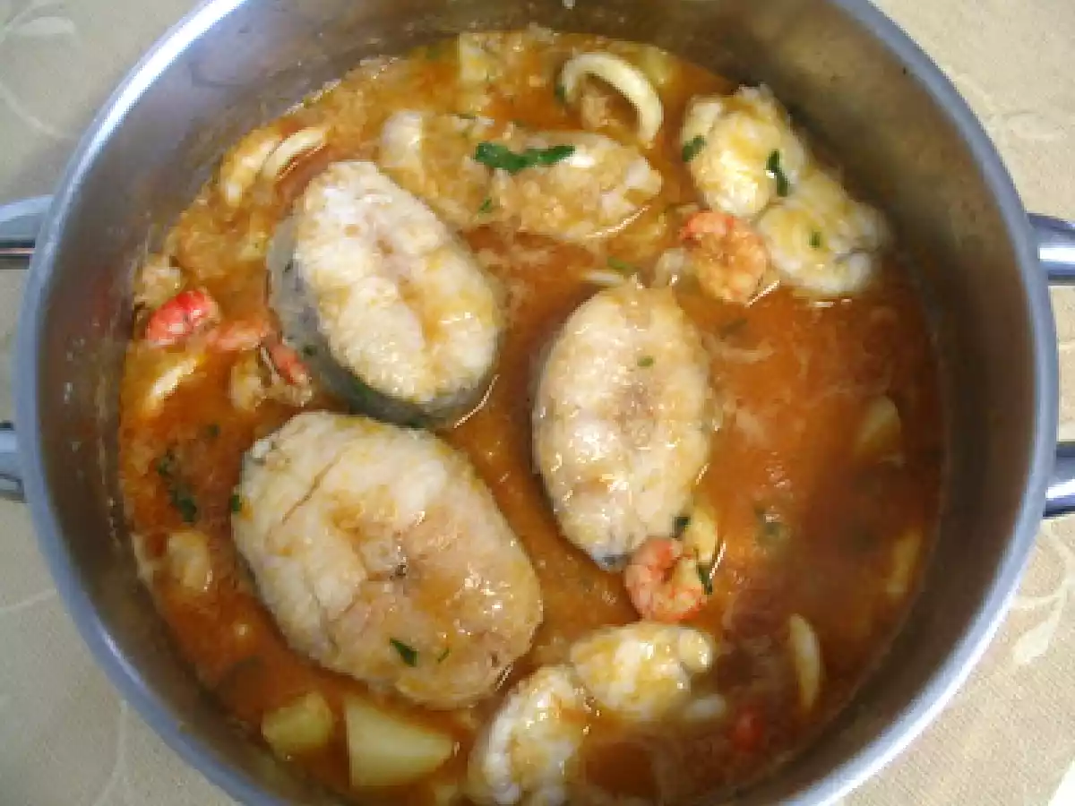 NI ES MARMITAKO, NI SUQUET DE PEIX, PERO TIENE LA VOCACIÓN DE AMBOS