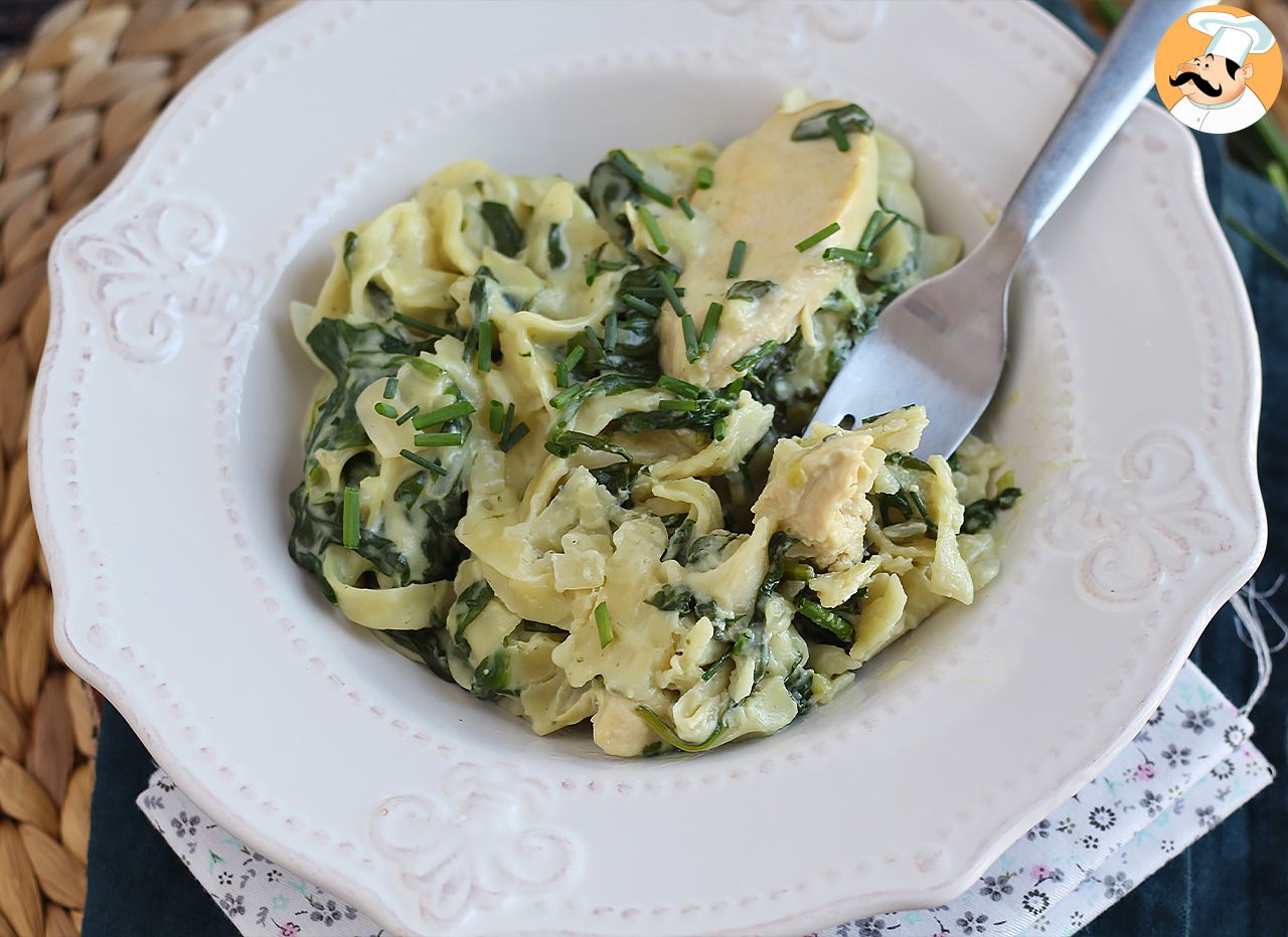 One pot pasta, tagliatelles con queso de cabra y pollo - Receta Petitchef