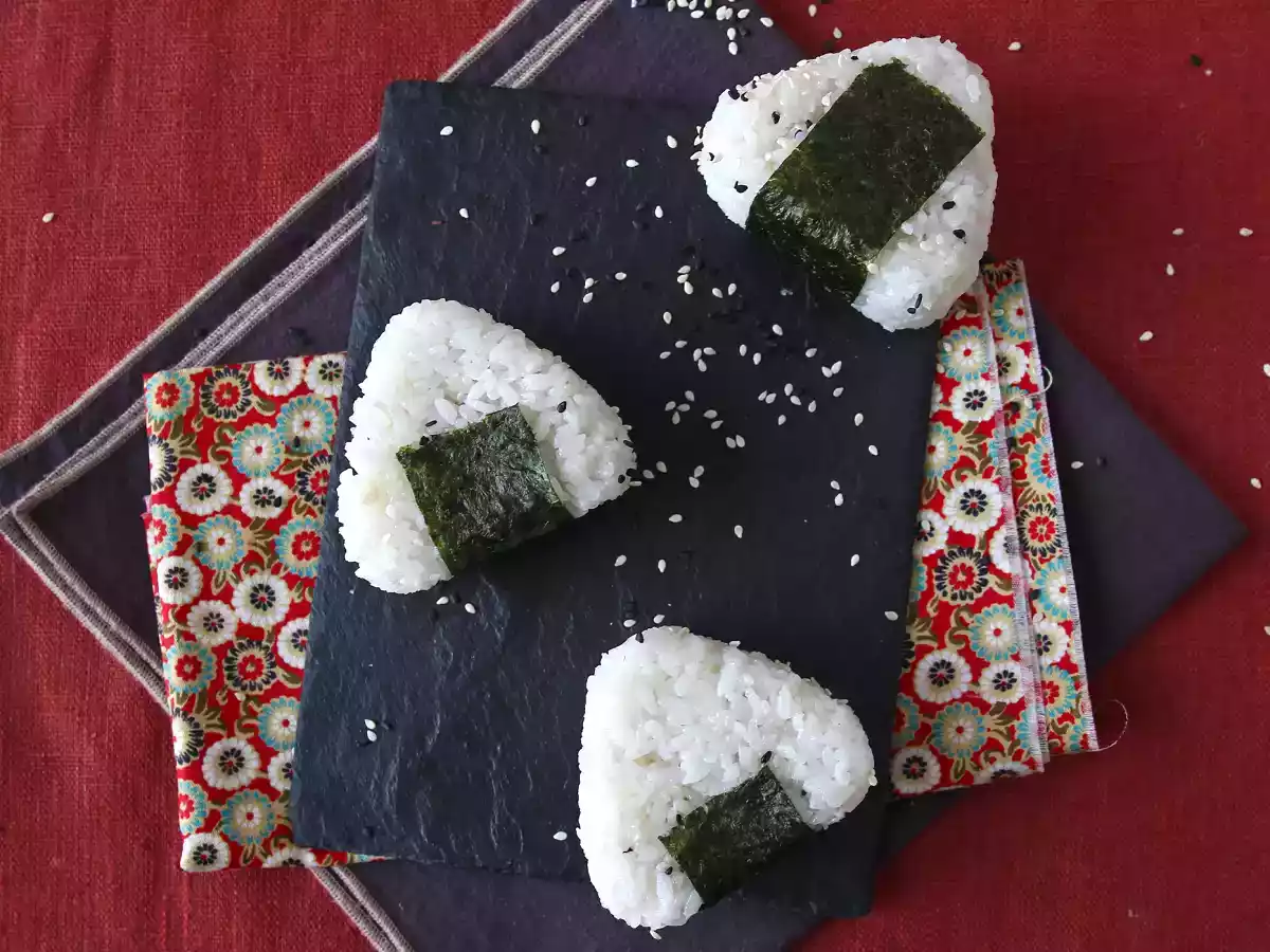 Onigiri de atún, el pequeño sándwich de arroz japonés - おにぎり - foto 5