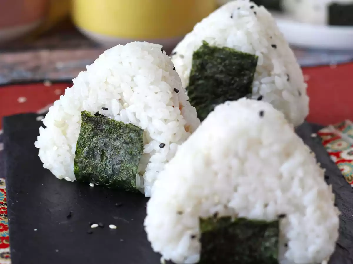 Onigiri de atún, el pequeño sándwich de arroz japonés - おにぎり - foto 6